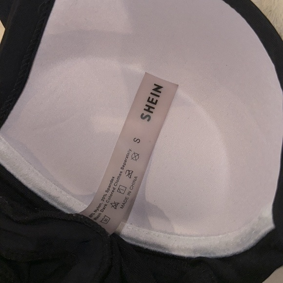 SHEIN one piece ruched bathing suit - Picture 4 of 4